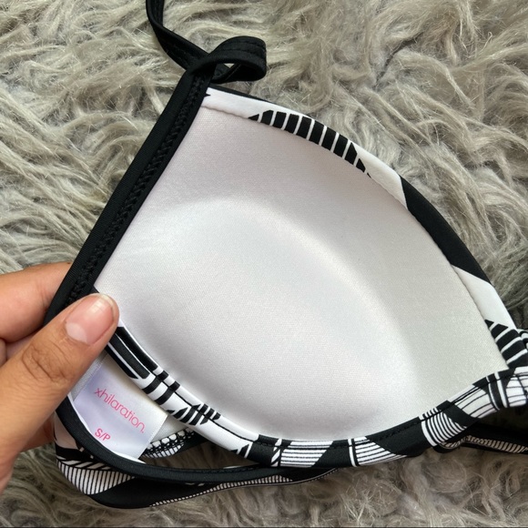 Xhilaration Black & White Printed Push Up Halter Swimsuit Top Small - Picture 7 of 10